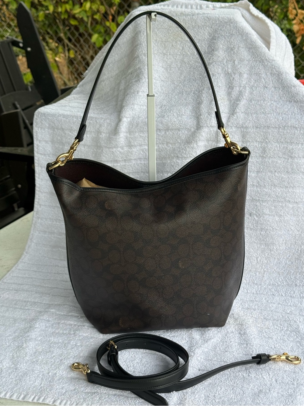 Coach City Bucket Bag in Signature Canvas - Picture 2 of 7
